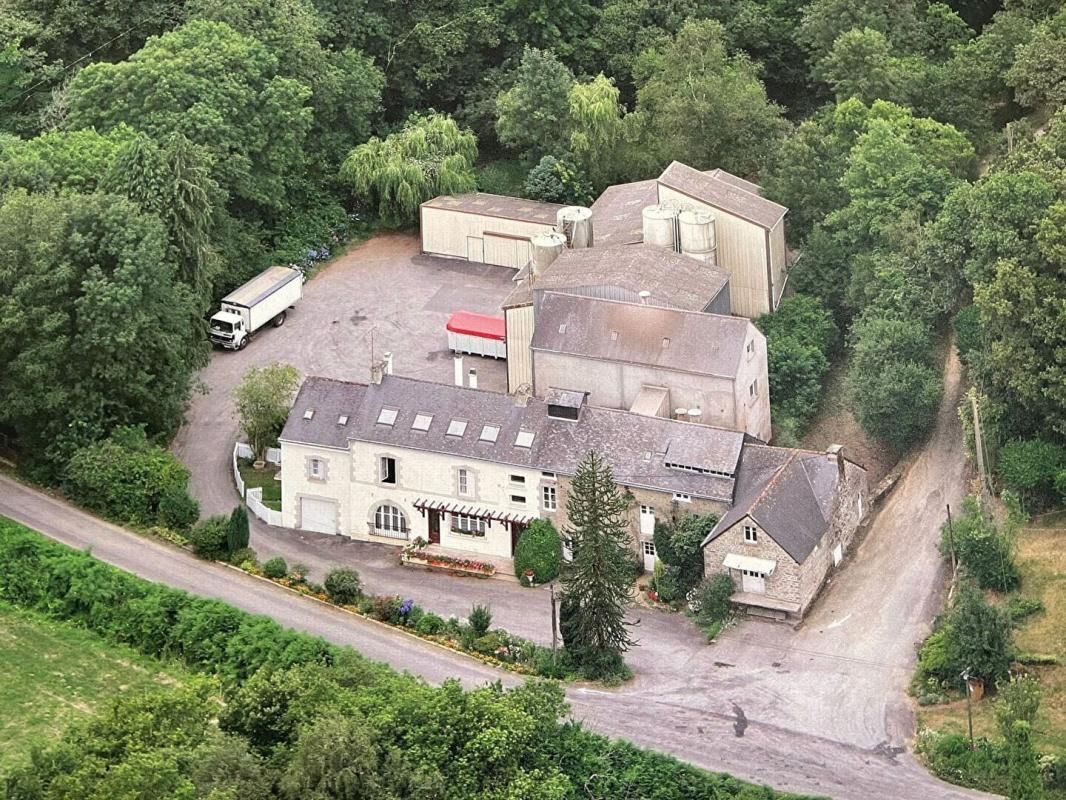 Propriété de caractère : maison, moulin et bâtiments industriels