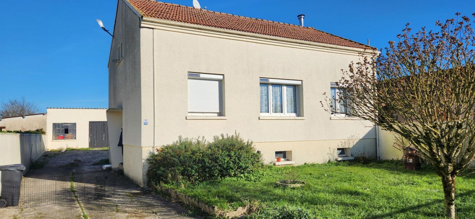 Maison Ecriennes 5 pièce(s) 61.5 m2