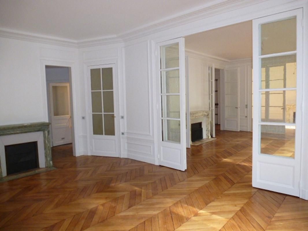 PARIS-6E-ARRONDISSEMENT Rare - Prestigieux et vaste appartement à louer exclusivement en bail civil de droit commun 4