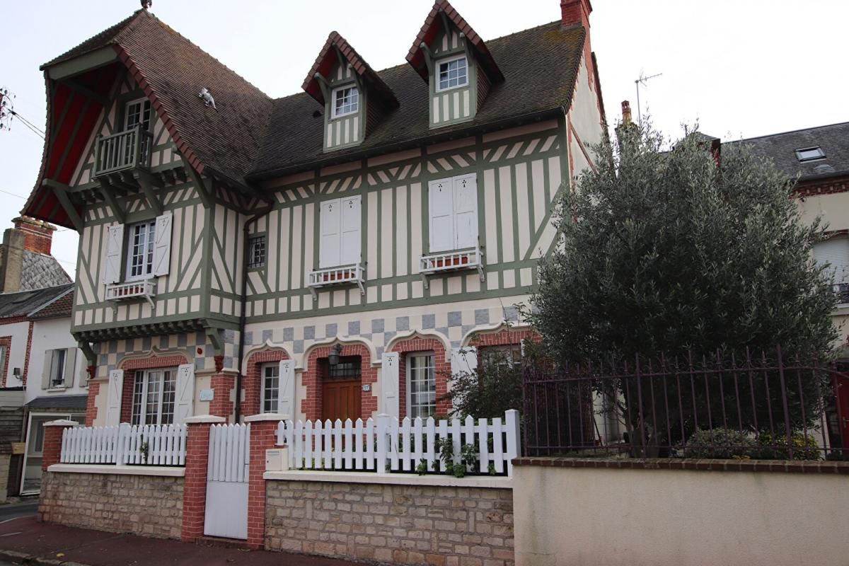 A VENDRE VILLA ANGLO NORMANDE,6 CHAMBRES- DIVES SUR MER