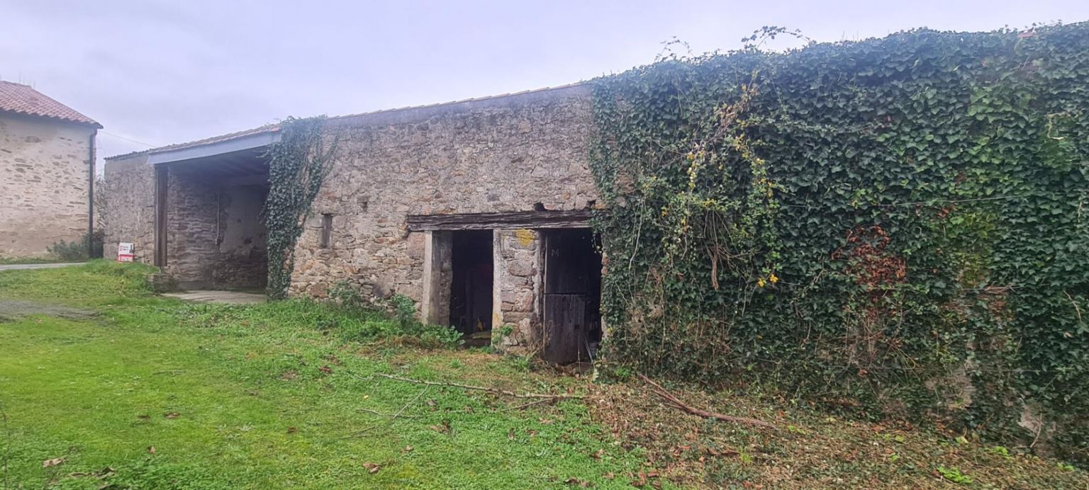 GORGES Corps de ferme Gorges 80 M² sur terrain de plus 3000 M² 2