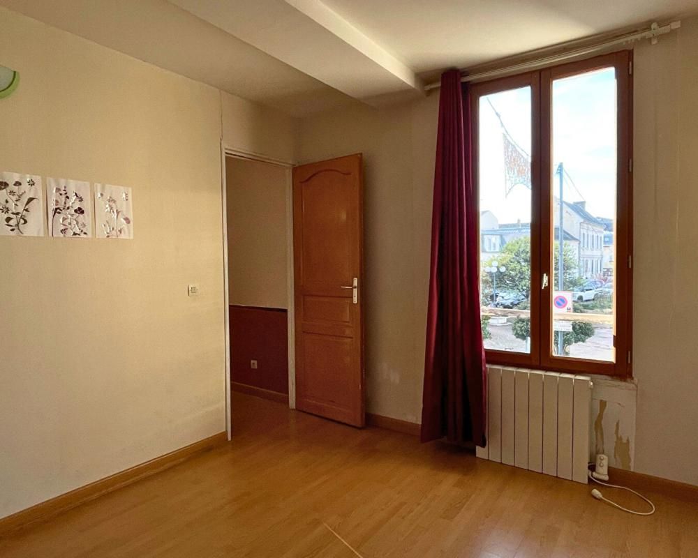 Appartement à rénover en centre-ville de Soissons - 5 pièces 60 m2