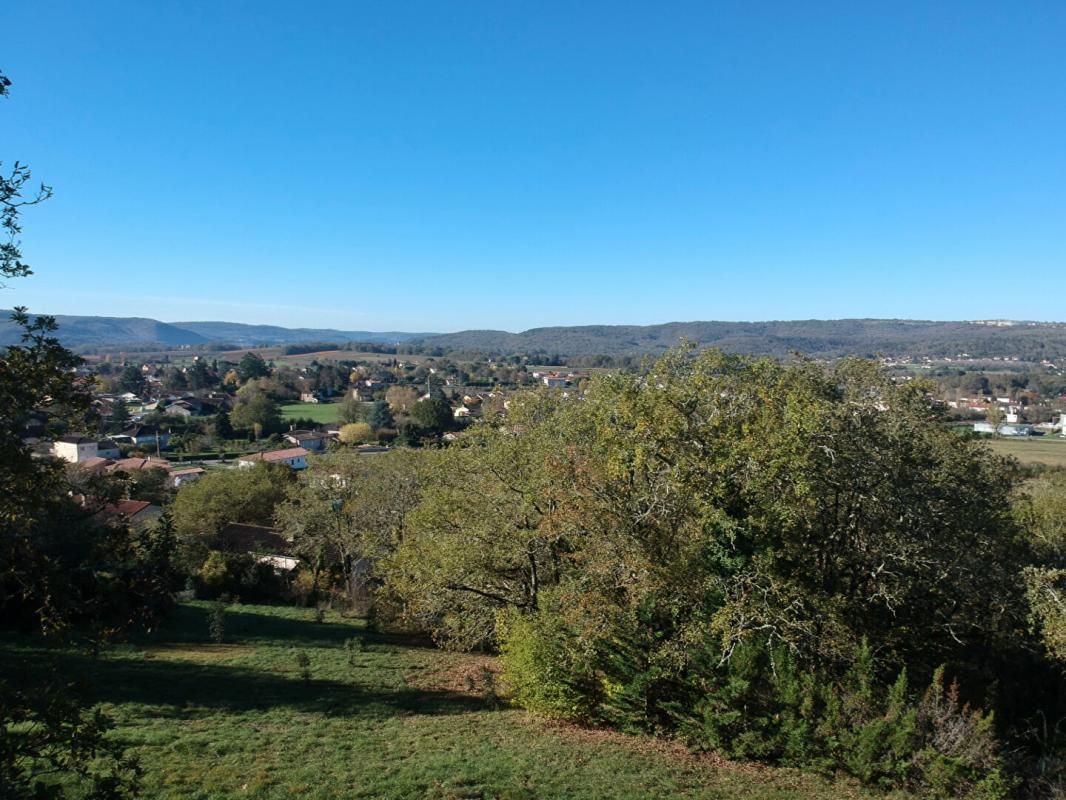 CAHORS Maison à 10 minutes de Cahors avec 2 doubles garages et piscine 4