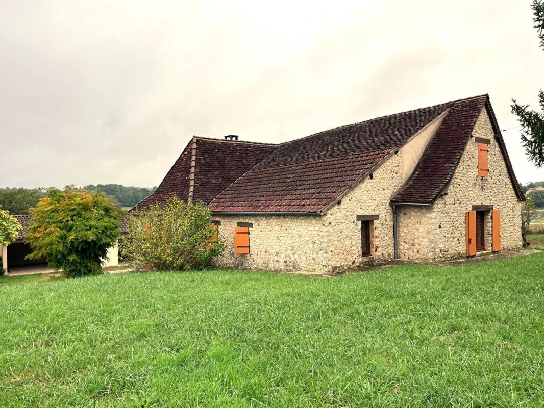 MILHAC-D'AUBEROCHE Maison Milhac D Auberoche 4 pièces 105 m2 - Terrain 2276 m2 2