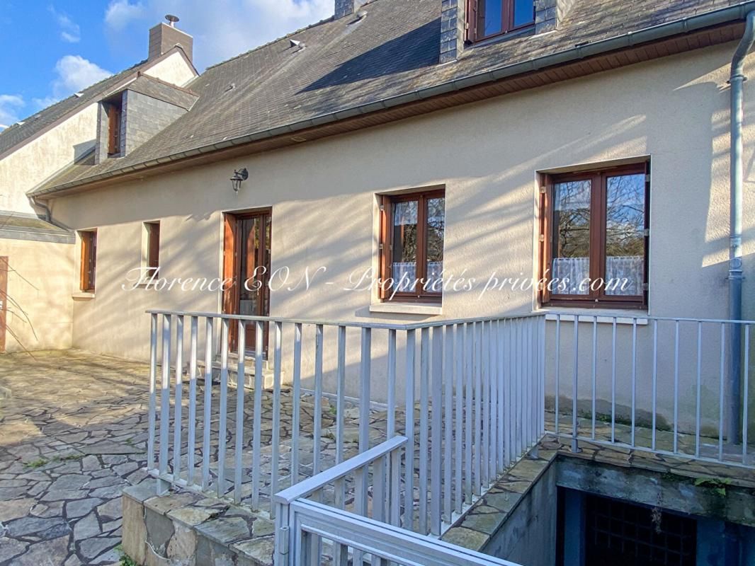 VITRE Maison  6 pièce(s) 182 m2 2