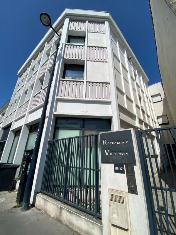 Appartement ensoleillé en duplex avec terrasse T3 récent Chartrons