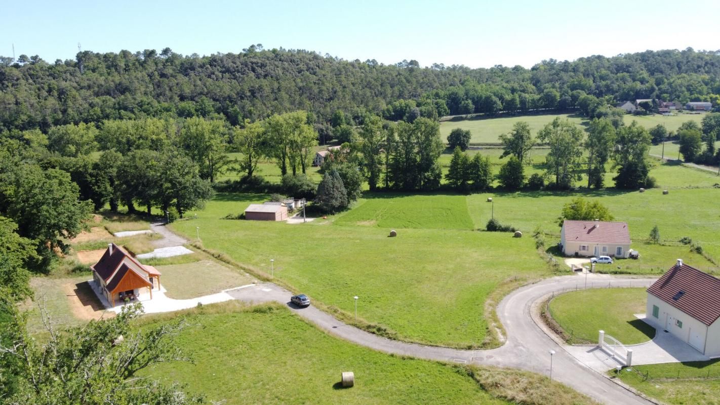 Terrain constructible de 1500 m2 à Payrignac