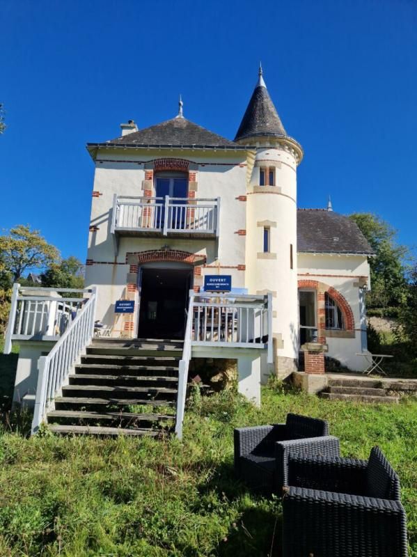 ILE-AUX-MOINES Maison de maitre des années 1900 avec dépendance en centre de bourg de l'ile aux moines 3