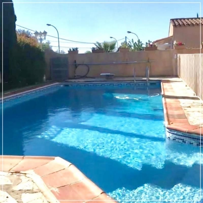 SANARY-SUR-MER Maison Sanary Sur Mer  135 M² - Piscine 3