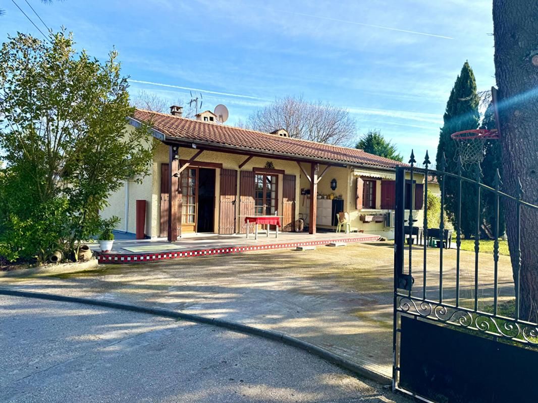 MERIGNAC MAISON D'HABITATION DE 156 m2  HABITABLE