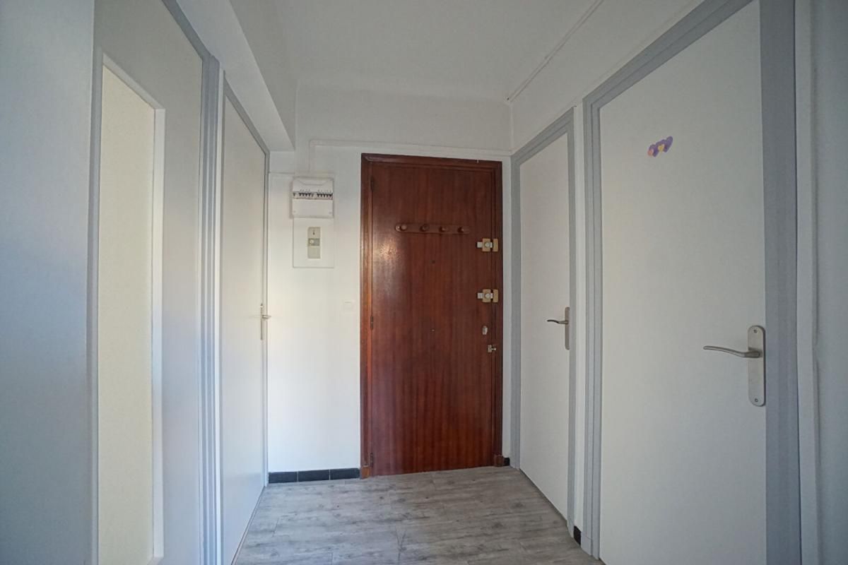 Appartement Champagne Au Mont D'Or 2 pièce(s) 39.23m2 cave et garage