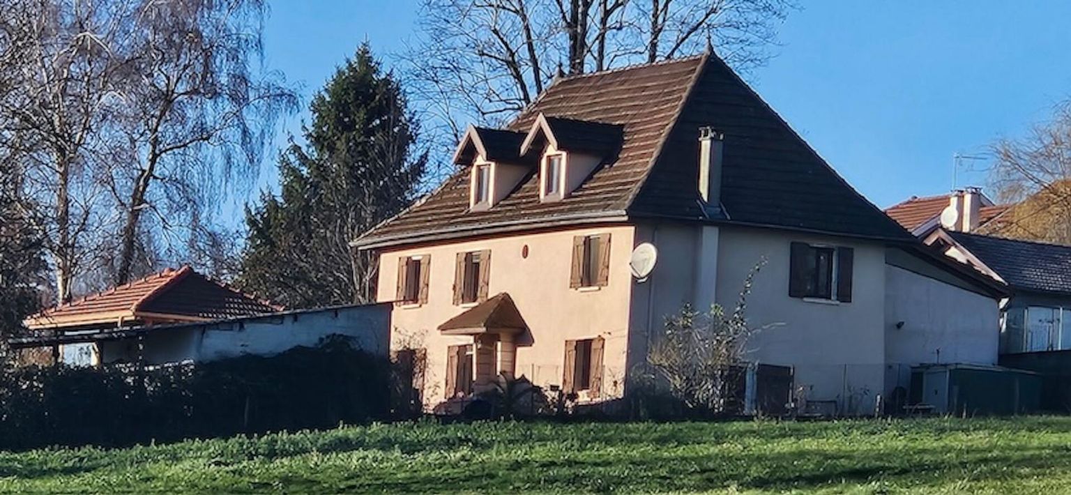 LES ABRETS EN DAUPHINé Maison  dauphnoise 6 pièces 130 m2 1