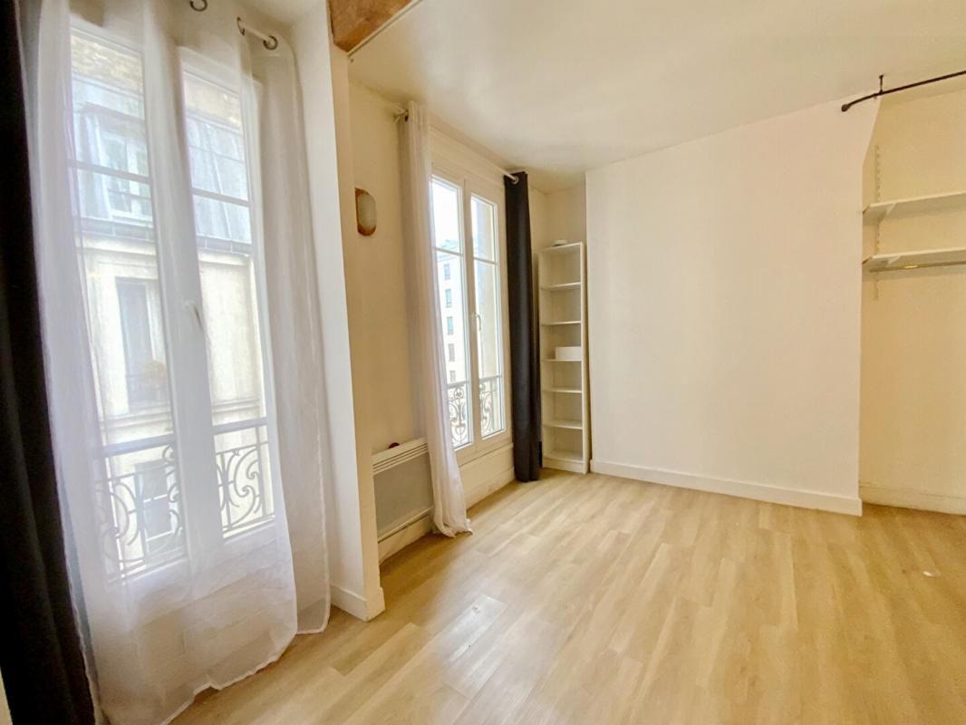 PARIS-10E-ARRONDISSEMENT Studio 29 m2 rue La Fayette 75010 PARIS 3