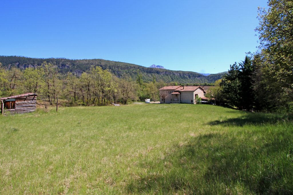 LE BRUSQUET Alpes-de-Haute-Provence : Terrain viabilisé 703m2 Le Brusquet (04 420) 3