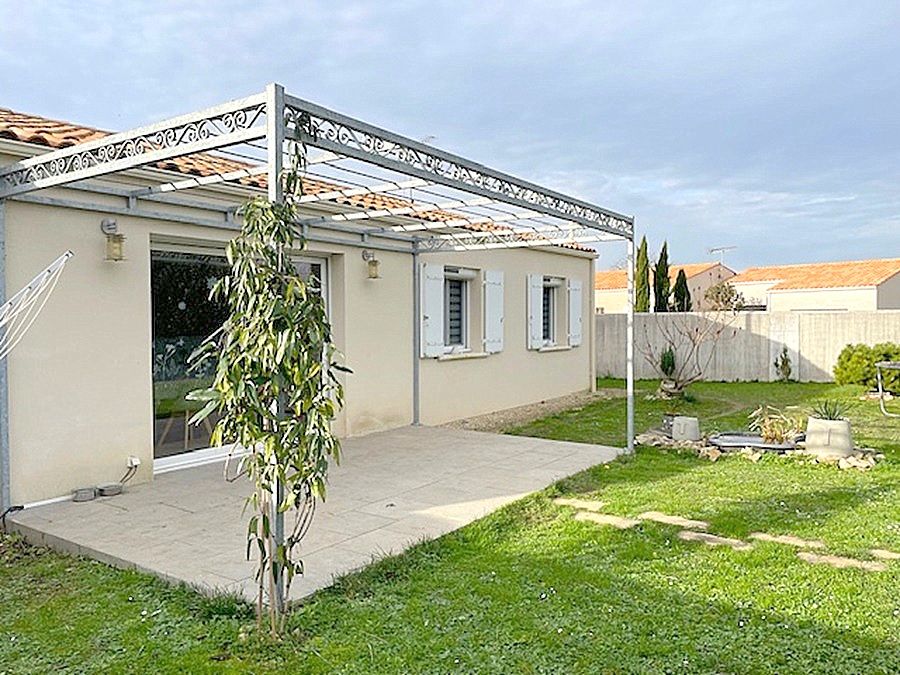 Maison de plain pied 110 m2, 4 chambres, jardin piscine