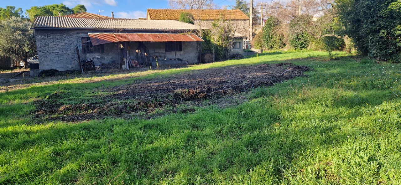 FONTES Terrain a batir avec un garage existant 2