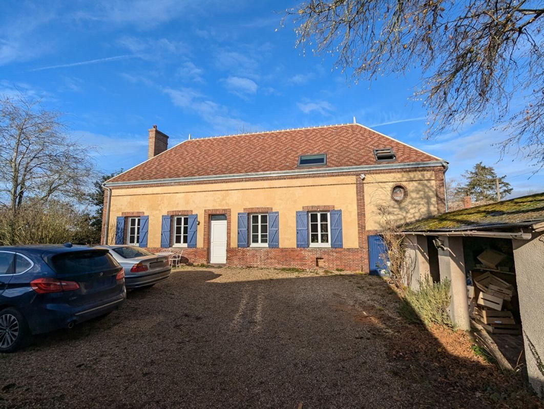 CHATEAUNEUF-EN-THYMERAIS Maison de caractère de 173m2 1