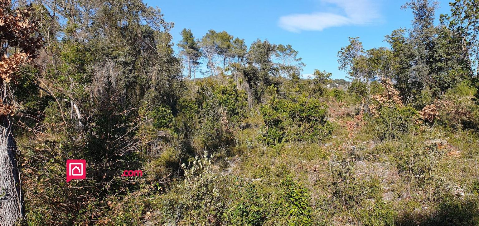 UZES Terrain constructible proche d'Uzès 3