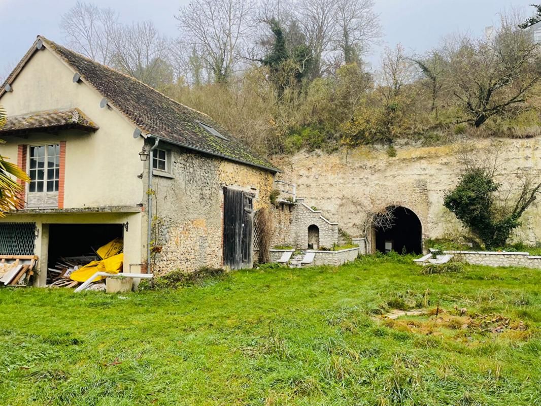 CHERISY Grange ancienne 150 m2 avec 800m2 de terrain à Chérisy avec garage 1