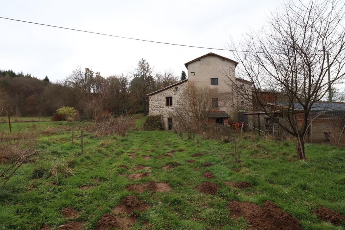 ISSOIRE Moulin 8 pièce(s) +/-193 m2 + terrain 2ha400 environs et dépendances 4