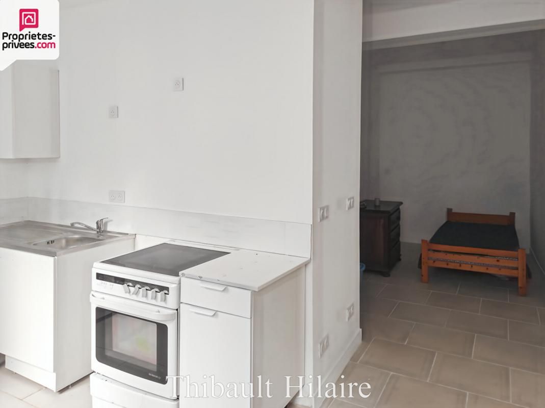 MARSEILLE-1ER-ARRONDISSEMENT Appartement Marseille 1 pièce(s) 25 m2 3