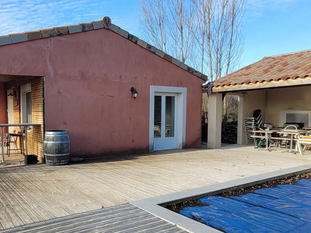 VINEZAC Charmante maison familiale avec piscine et vue dégagée 2