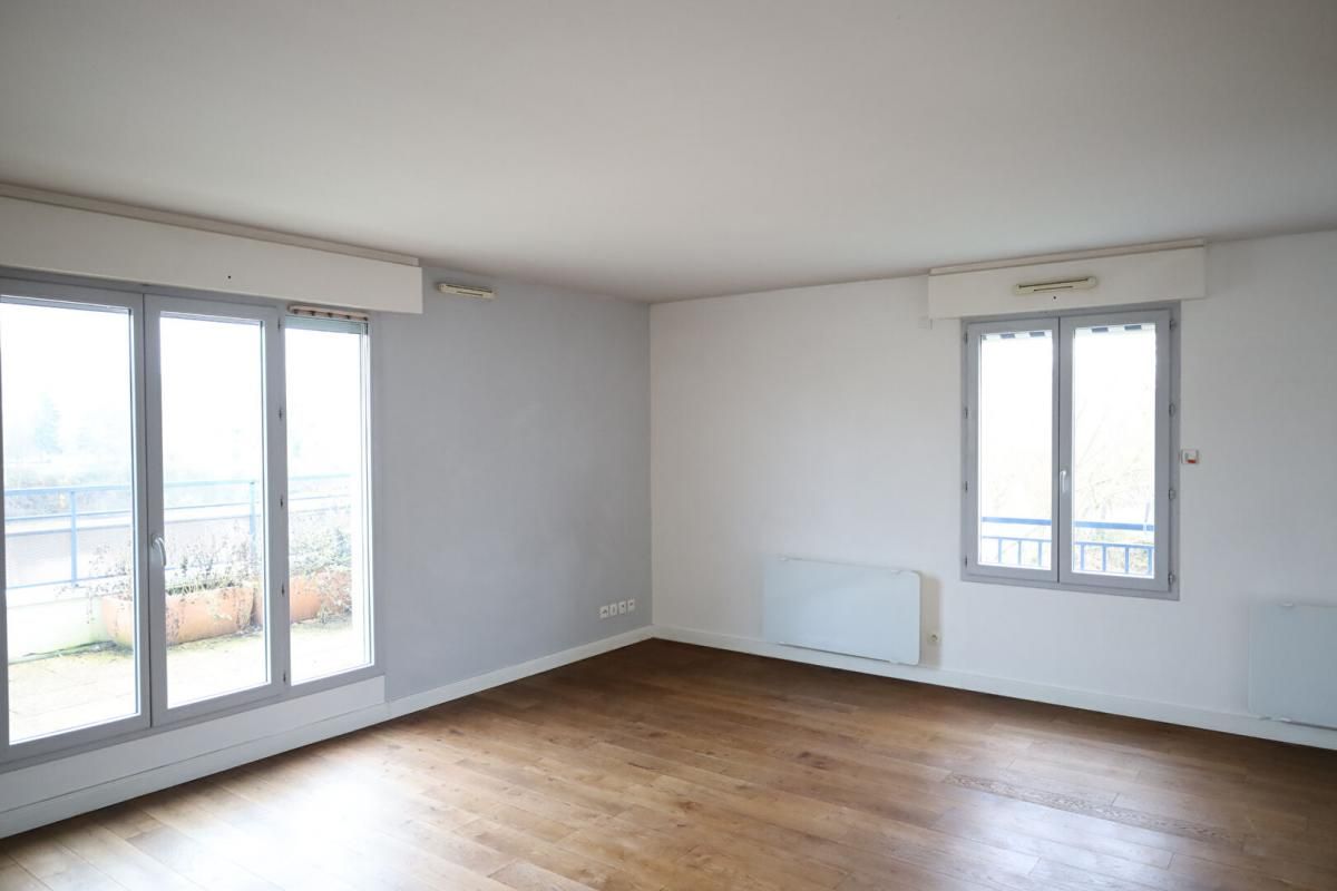 MANTES-LA-JOLIE Appartement Mantes La Jolie 5 pièce(s) 102 m2 2