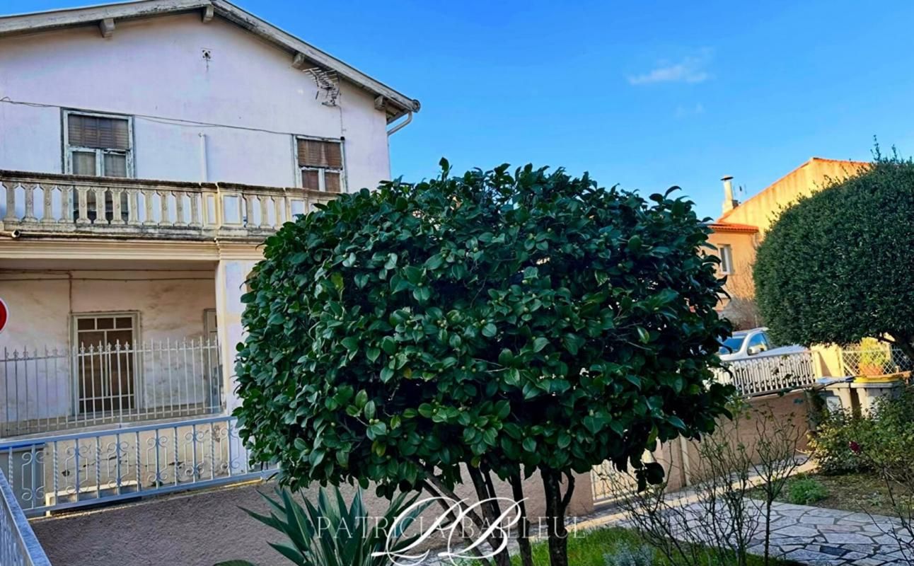 THEZA Maison  de Village T4 avec Jardin , garage ,dependances 2