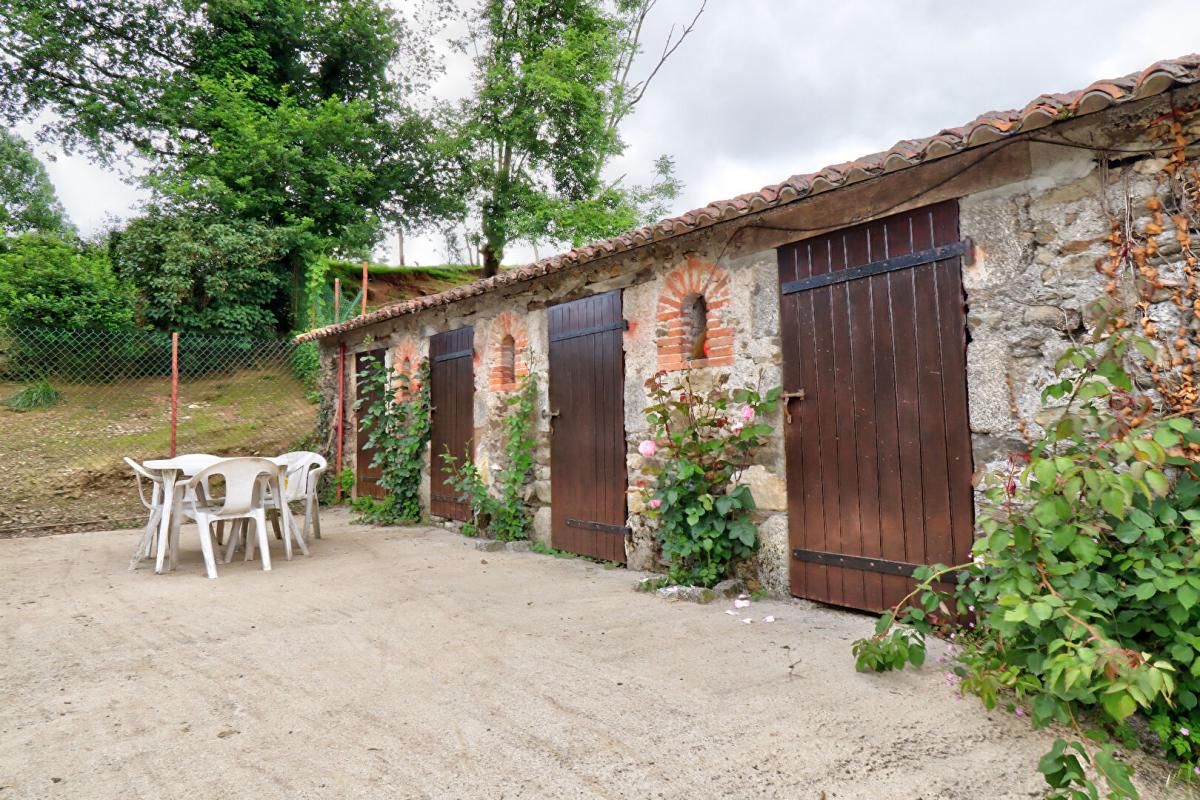 LA CHAPELLE-THIREUIL Maison La Chapelle Thireuil 5 pièce(s) 103 m2 4