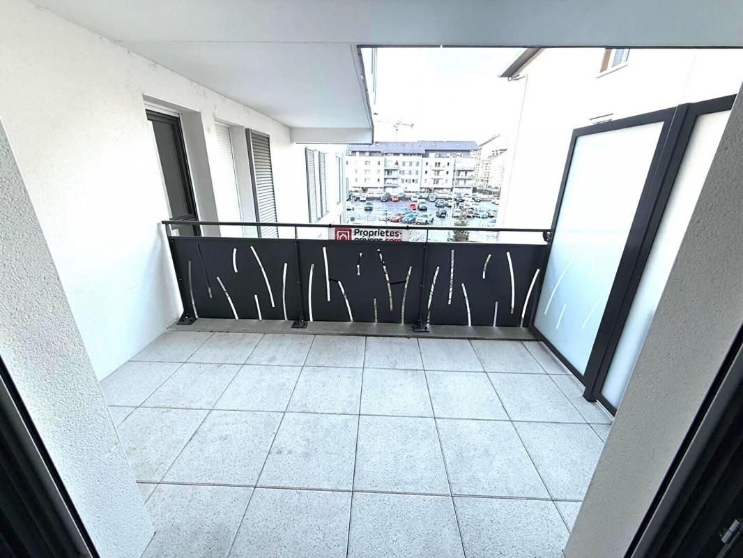 BONNEVILLE BONNEVILLE  ,Appartement 3 pièces 58 m2, refait à neuf, double garage , 250 000  euros 2