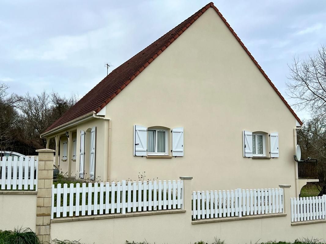 Maison  8 pièce(s) 190 m2 + Dépendance 95m2 + sous-sol 125m2