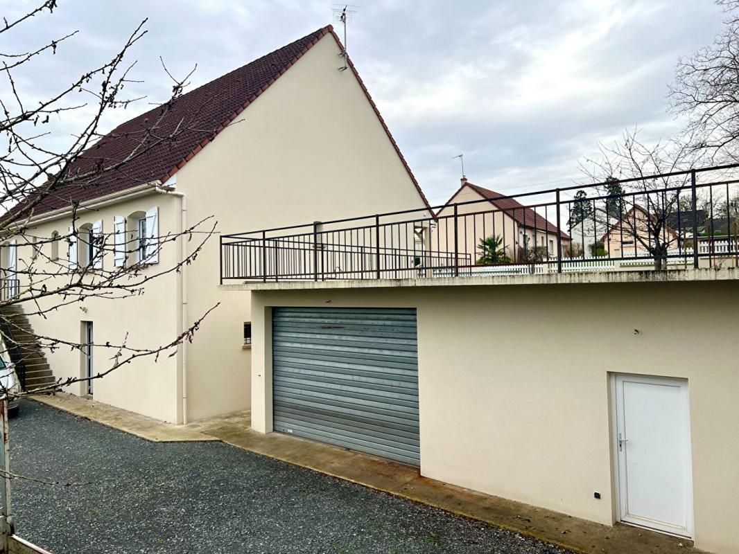 VENDOME Maison  8 pièce(s) 190 m2 + Dépendance 95m2 + sous-sol 125m2 4