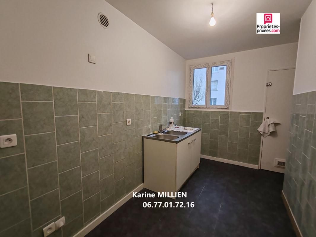 DREUX DREUX 28100 - Appartement en rez-de-chaussée surélevé - 2/3 chambres - Cave - Place de parking privée - 90990  HAI 2