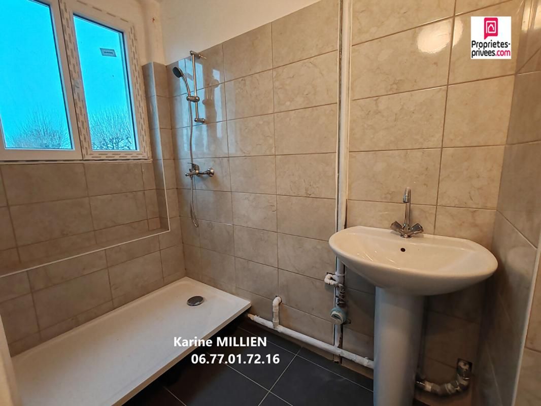 DREUX DREUX 28100 - Appartement en rez-de-chaussée surélevé - 2/3 chambres - Cave - Place de parking privée - 90990  HAI 3