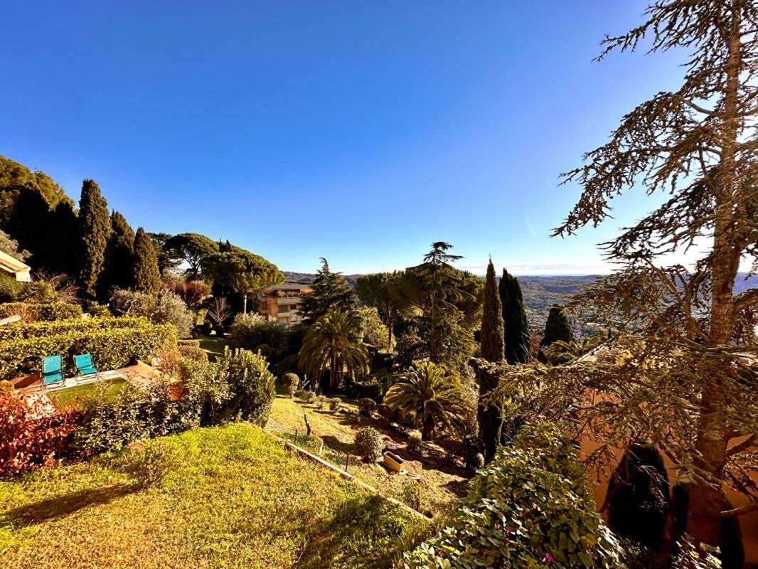 GRASSE GRASSE Appartement 5 pièces avec 2 terrasses, 2 garages - VUE MER 3