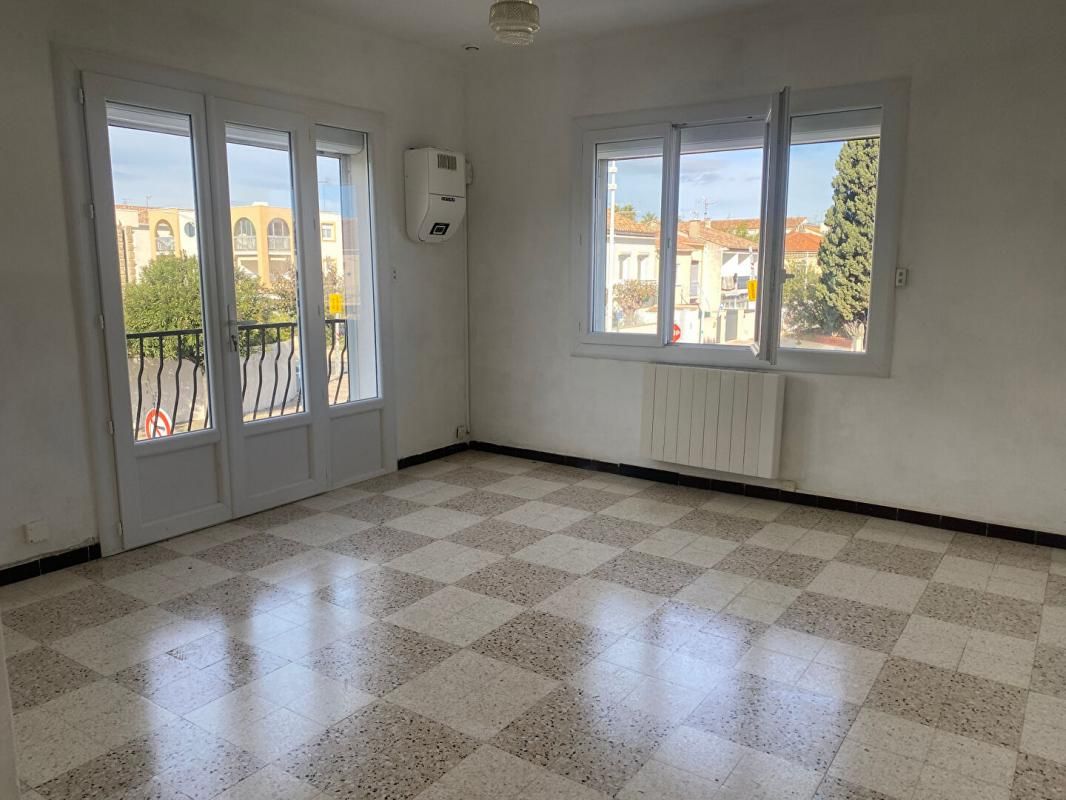 LE GRAU-DU-ROI Appartement  3 pièce(s) 65 m2 1