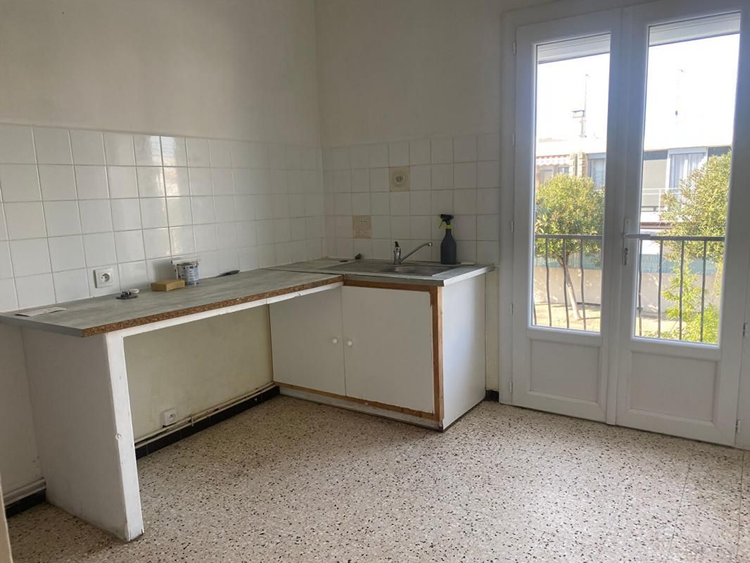 LE GRAU-DU-ROI Appartement  3 pièce(s) 65 m2 3