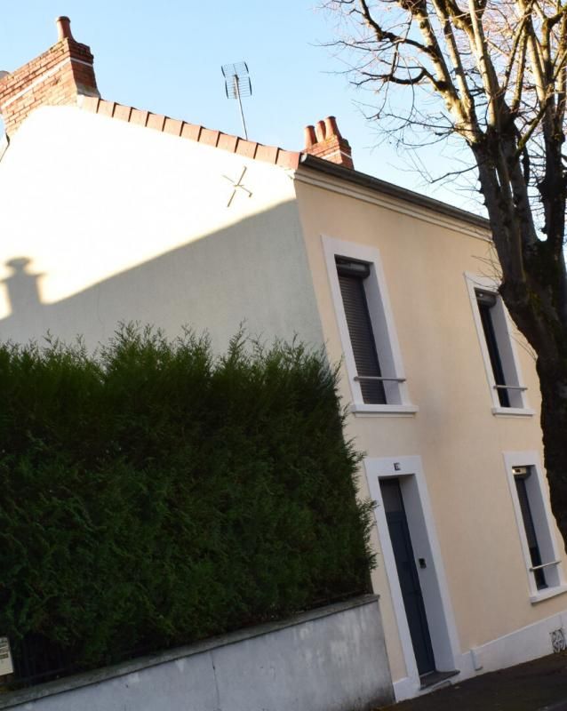 VICHY Rare Maison en L 3