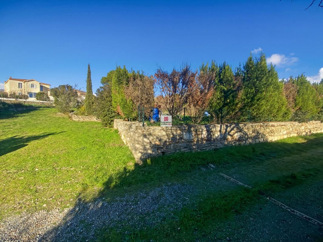 CONQUES-SUR-ORBIEL Joli Terrain constructible de 850 m2 à Conques sur Orbiel (coeur du bourg) 3