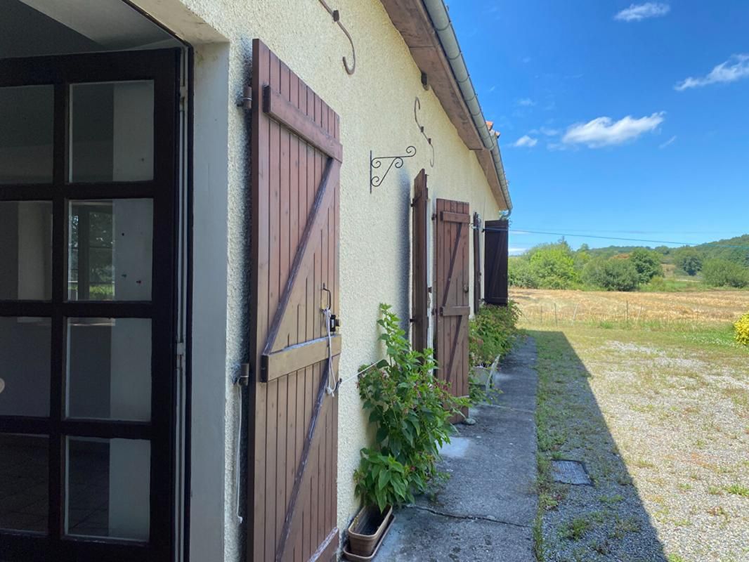 Corps de ferme avec maison d'habitation F3 à rénover