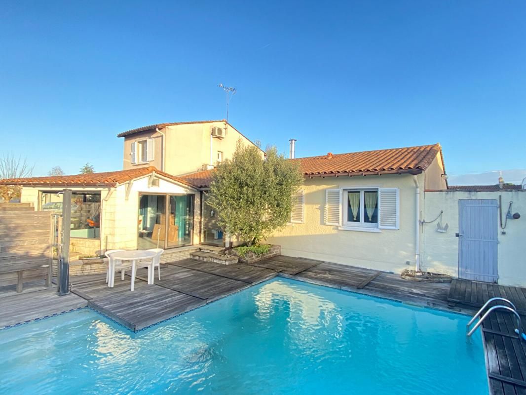 Maison familiale avec jardin, piscine et garage, 5 chambres, Saint Medard D Eyrans 6 pièces 134 m2