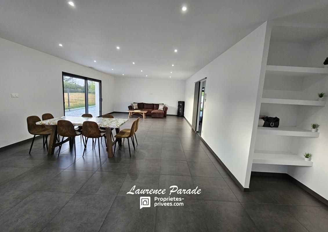 SAINT-MEDARD-DE-GUIZIERES Maison 2024 contemporaine 137m² de plain pied ,garage 27m² 3