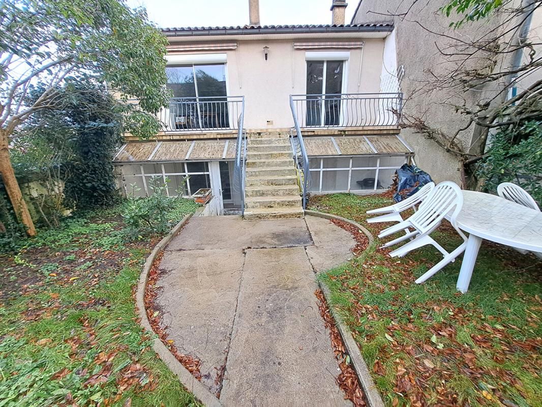 ANGOULEME Maison 5 pièces au calme et proche du centre d'Angoulême 1