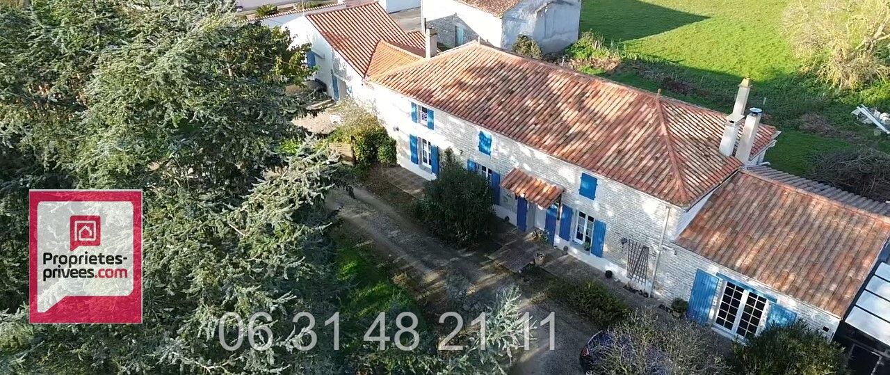 ENSEMBLE IMMOBILIER LONGERE  2 GITES  17 pièce(s) 389 m2 SUD VENDEE