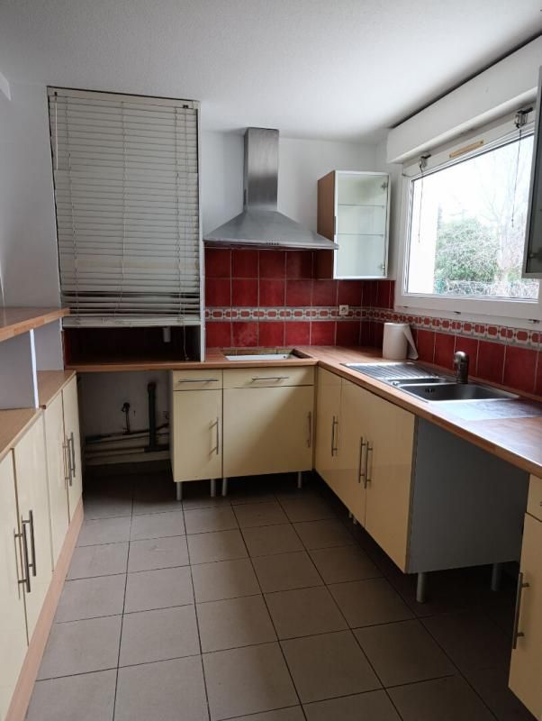 NIMES Appartement Nimes 3 pièce(s) 58 m2 2