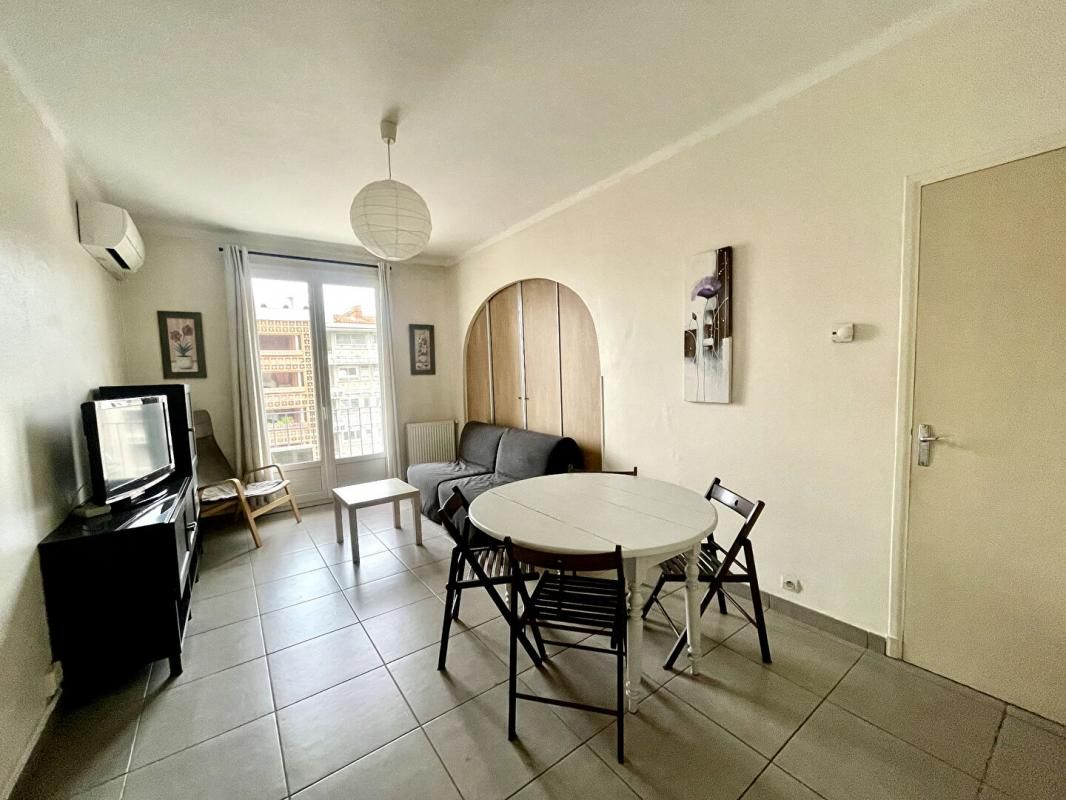 TOULON Belle opportunité - Appartement 3 pièces - Le Port-Mayol - Toulon (83000) 2