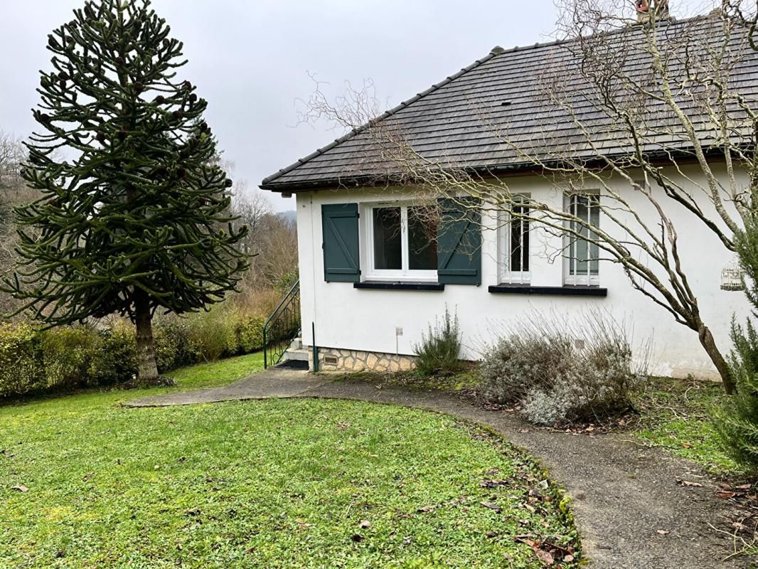 PUTANGES-PONT-ECREPIN RABODANGES Jolie maison, vue sur lac 2