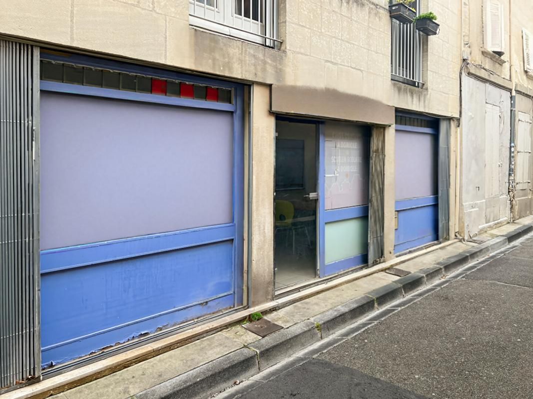 Local commercial  AVIGNON Centre Ville  3 pièce(s) 38 m2     85000