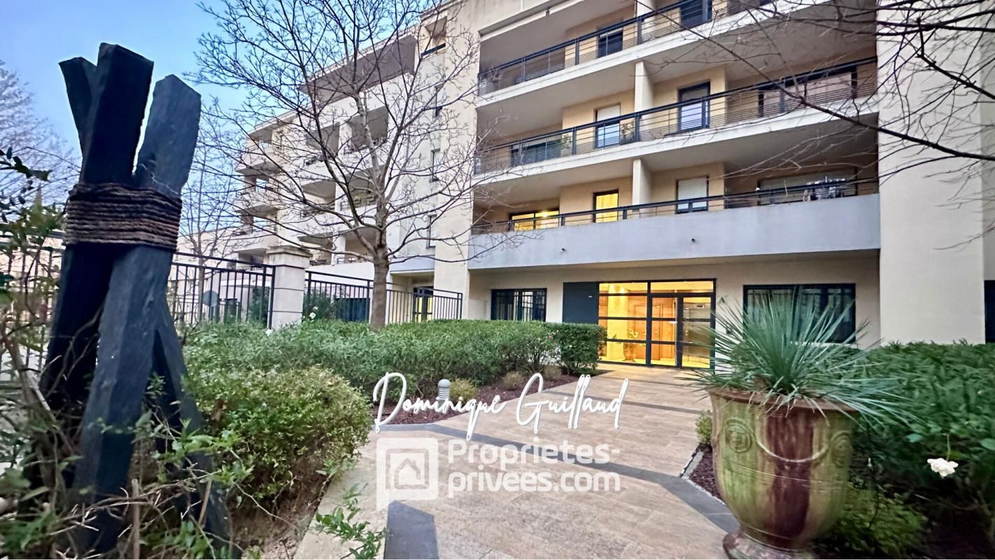 Nîmes-T2-Terrasse-Garage-Jardin de la  Fontaine-Jean Jaurès