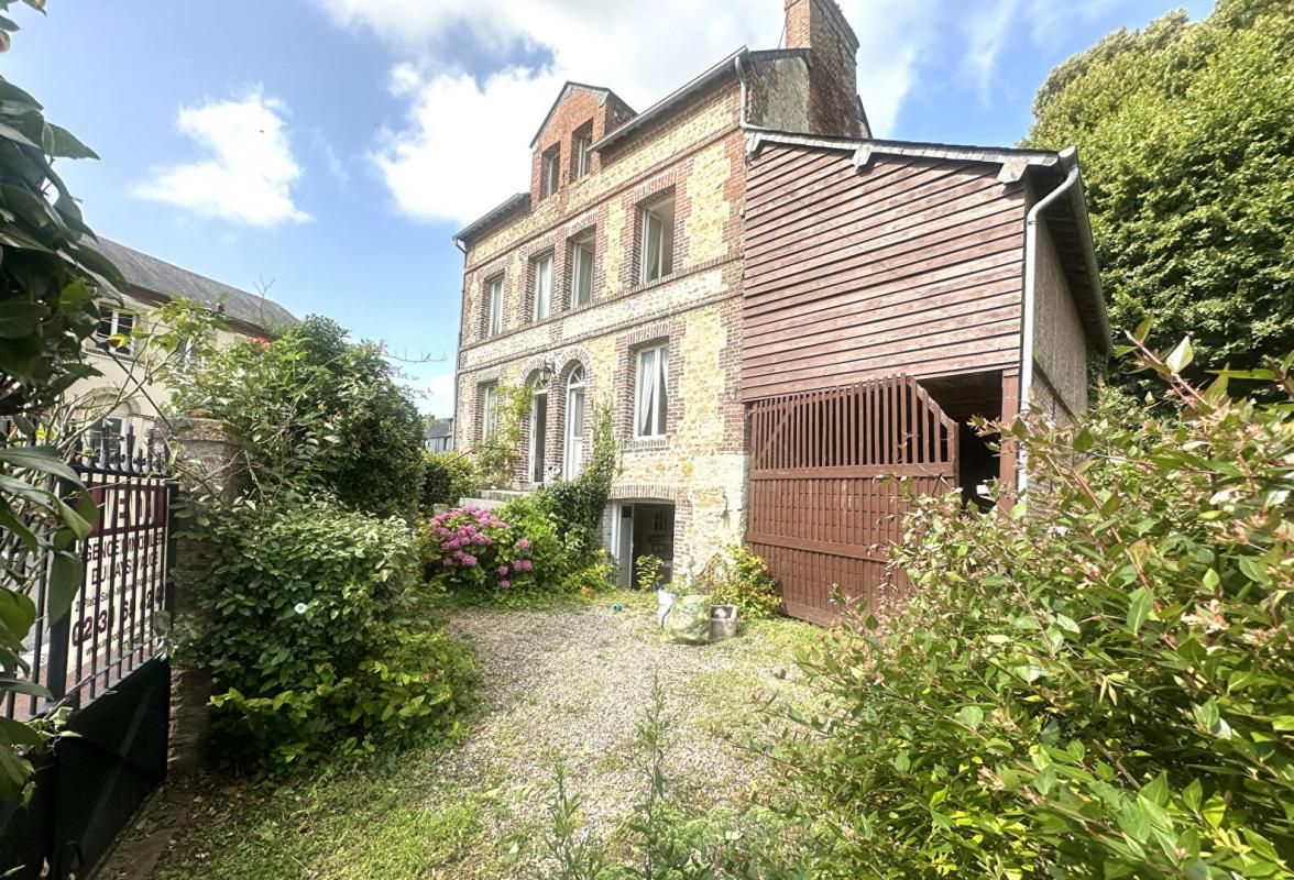 Maison au pied des commerces, avec jolie vue